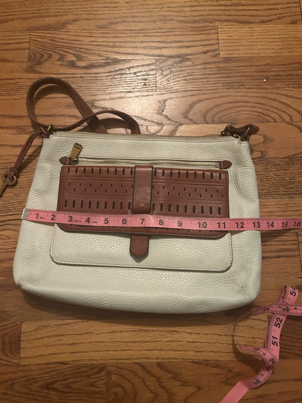 Fossil Women’s Tan Cream Retro/Vintage Inspired Classic Minimalist Shoulder Bag - Picture 10 of 11